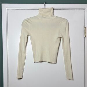 Zara Cropped Ribbed Turtleneck Sweater in Cream - Size Small